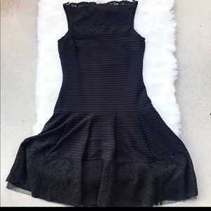 Julian Taylor black sleeveless dress lace Sz 6